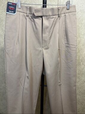 Roundtree & York NWT Classic fit pants